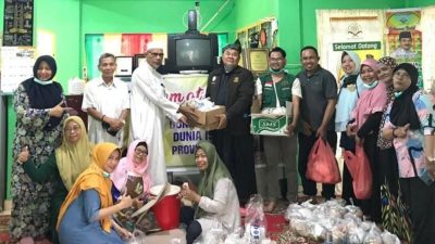 Jum’at Barokah, Program DMDI Riau Berbagi Makanan