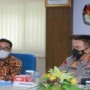 Teks foto : Kapolda Riau Irjend Pol Mohammad Iqbal S.I.K, M.H Ketua KPU Riau Ilham Muhammad Yasir (Istimewa).