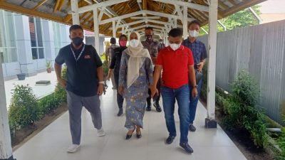 Plt RSUD Arifin Ahmad Pekanbaru, drg. Wan Fajriatul Mamnunah, Sp.KG, Mendapat Apresiasi Dari Keluarga Pasien