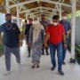 Teks Foto : Ketua LP-KPK (Kiri), PLT RSUD Arifin ahmad, drg. Wan Fajriatul Mamnunah, Sp.KG (Tengah), Ketua Milenial Kota Pekanbaru (Kanan), Saat Menemui Pasien. (Foto/KEND ZAI)