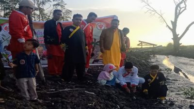 Peduli Dalam Pelestarian Lingkungan, Perguruan HIMSSI e-SA Kabupaten Bengkalis Tanam Mangrove di Desa Parit 1 Api-Api