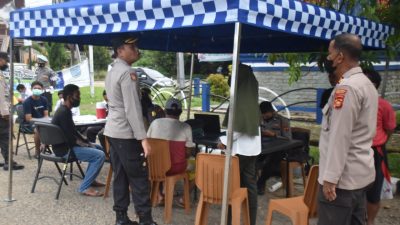 Gelar Pemeriksaan dan Himbauan, Puluhan Warga Ikut Vaksinasi dan Pengecekan Aplikasi Peduli Lindungi