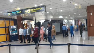 Sambut Haji Suparman Senior Terbaik, KNPI Riau Kerahkan Ribuan Masa di Bandara SSK 2