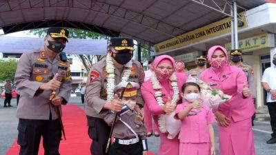 Teks foto : Kapolda Riau Irjen Mohammad Iqbal Didampingi Ketua Bhayangkari Daerah kunjungan pertama di Polres Dumai (Istimewa).