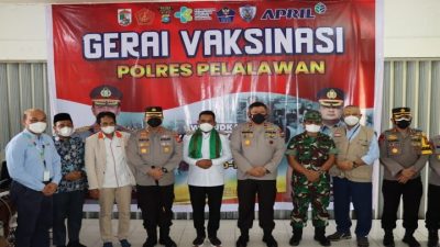 Tinjau Vaksinasi Masaal di Pelalawan, Wakapolda Riau Apresiasi Antusias Masyarakat untuk di Vaksin