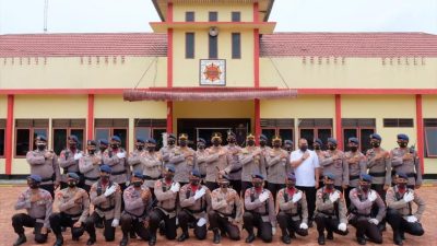 Kunjungi Mako Sat Brimob Batalyon B Rohil, Irjen Moh Iqbal Tekankan Disiplin dan Sinergi Bersama TNI