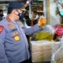 Teks foto : Kapolri Jenderal Listyo Sigit Prabowo berdialog langsung kepada para pedagang di pasar tradisional Bantar Gebang (Istimewa).