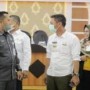 Teks foto : Bupati Rohil Afrizal Sintong berjanji akan segera tambah anggaran untuk media melalui APBD Perubahan 2022 (Istimewa).