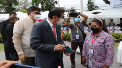 Sah, Yasonna Berikan Paspor untuk WNI Keturunan di Filipina
