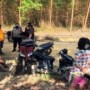 Taks foto : Kapolsek Pinggir, Kompol Maitertika besama Tim Tim BBKSDA Provinsi Riau di Dusun II Potai, Desa Tasik Serai (Istimewa).