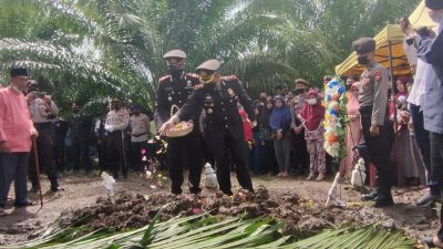 Alam Pun Berduka Jelang Upacara Pemakaman Jenazah Aiptu Elzon Secara Militer