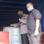 Teks foto : Polda Riau berhasil menyita sekitar 30 ribu liter BBM yang sudah dioplos dan siap jual (foto/dok.Humas Polda Riau).