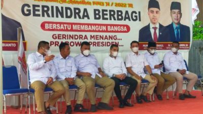 DPC Kabupaten Pelalawan Partai GERINDRA Bagi-Bagi Sembako Kepada Anak Yatim