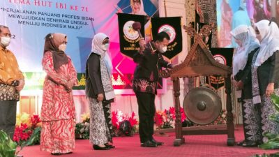 Perjalanan Panjang Fropesi Bidan Mewujudkan Generasi Unggul Menuju Indonesia Maju