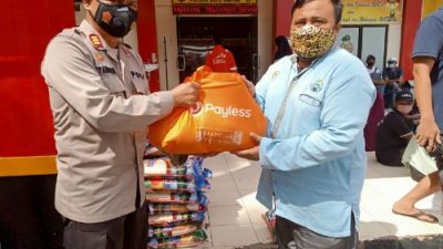 Polsek Batu Ampar salurkan Bansos kepada warga kurang Mampu