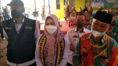 Bunda Dewi Prioritaskan Pembangunan di Pekon Terbaya Kota Agung