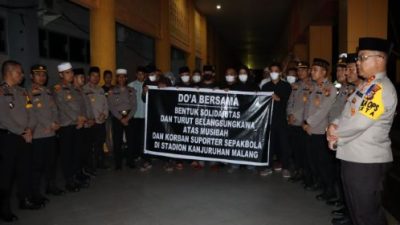 Polresta Pekanbaru Lakukan Doa Bersama di Stadion Kaharuddin Nasution, Aksi Solidaritas Untuk Korban Tragedi Kanjuruhan Malang