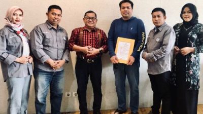 Ketua PJS Riau Serahkan Mandat Pembentukan DPC PJS Pekanbaru