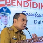 Pj Wali Kota Pekanbaru Muflihun Ancam Mutasi Kepala Sekolah Main-Main Saat PPDB