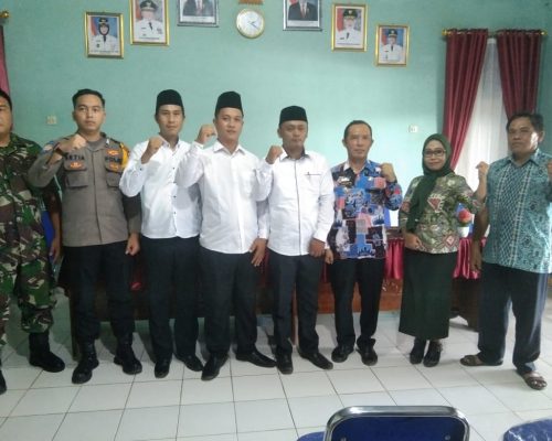 Teka Teki Siapa Aparat Pekon Terjawab. Neneng Rohani Lantik 3 Aparat Pekon Kota Agung
