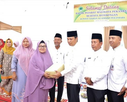 Infak ASN Pemko, Pj Wali Kota Pekanbaru ke Panti Asuhan As - Shohwah