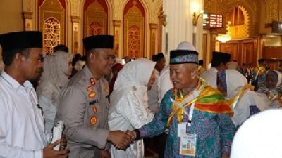 Bupati Rokan Hulu H. Sukiman Dan Wakil Bupati Rohul H. Indra Gunawan Lepas Jamaah Calon Haji