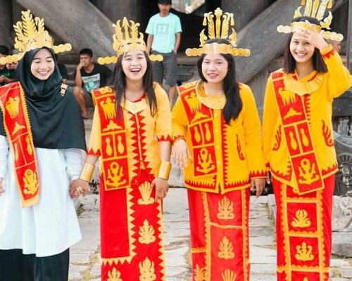 10 Suku penghasil wanita cantik di Indonesia