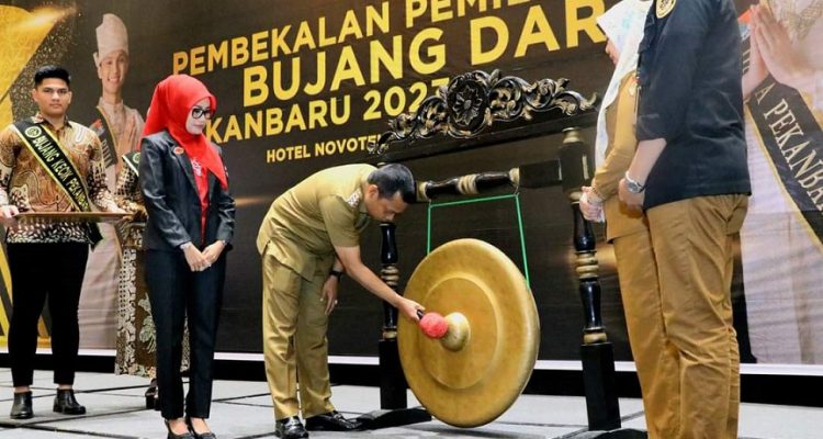 Pj Wali Kota Buka Kegiatan Pembekalan Bujang Dara 2023