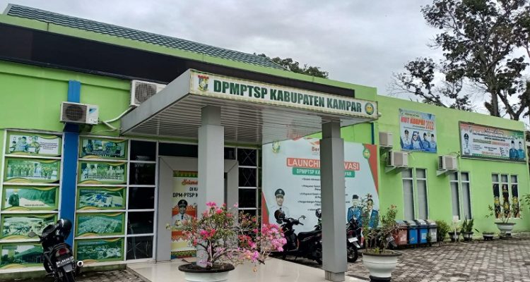 Tutupi Data PKS di Kampar, Ada Apa dengan DPMPTSP Kampar