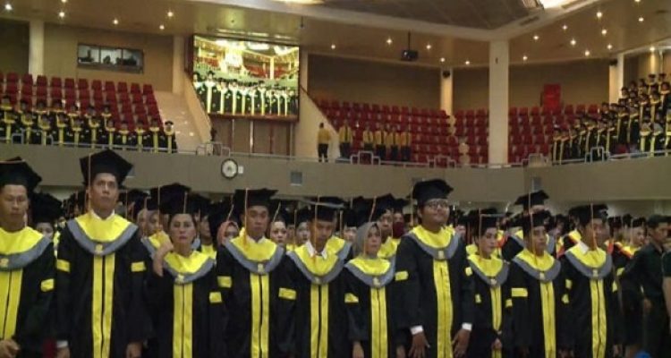 UT Gelar Wisuda yang Diikuti 1.716 Mahasiswa, Pertama Setelah Konversi ke PTN BH