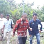 Cek Jaringan Listrik, Wabup Bagus Santoso dan Manager PLN Bengkalis Turun Kampung