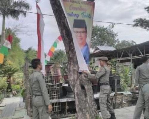 Pj Wali Kota perintahkan Satpol PP copot baliho yang dipaku di pohon