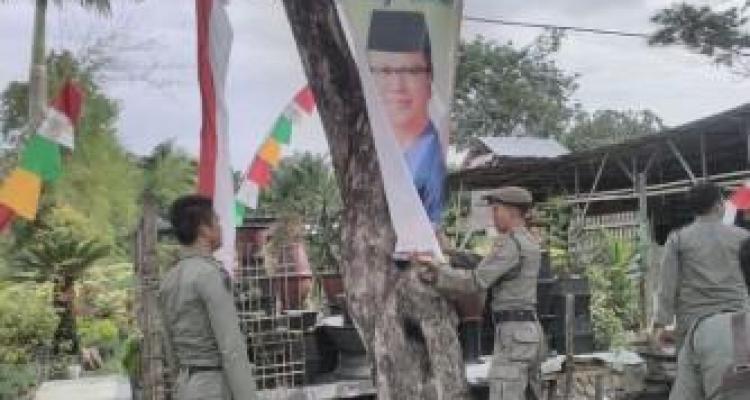 Pj Wali Kota perintahkan Satpol PP copot baliho yang dipaku di pohon