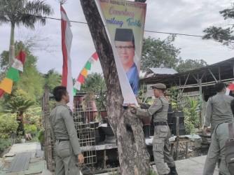 Pj Wali Kota perintahkan Satpol PP copot baliho yang dipaku di pohon