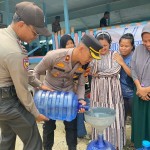 Dihari Jadi Humas Polri ke -72, Polres Pelalawan Distribusikan Air MineralKepada Masyarakat
