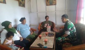 Batikomsos anggota TNI sambangi