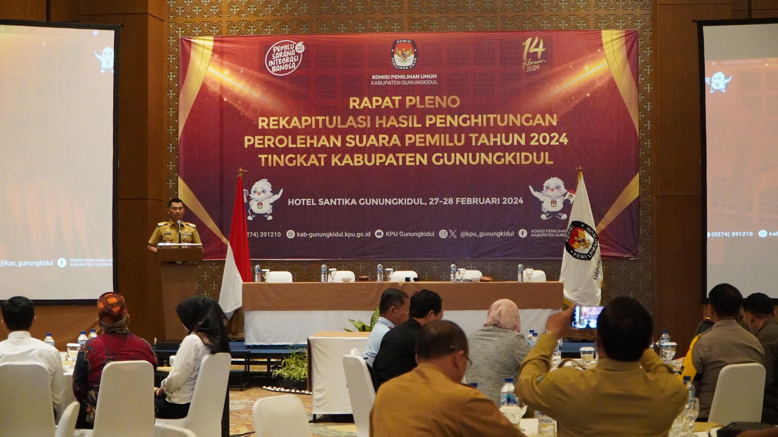 KPU Kabupaten gunungkidul menggelar rapat pleno di Balroom hotel santika