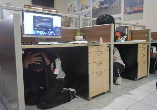 Simulasi Gempa Bumi Memperkuat