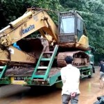 Tim Gabungan Terus Lakukan Pencarian Korban Longsor di Kota Padang