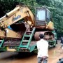 Tim Gabungan Terus Lakukan Pencarian Korban Longsor di Kota Padang