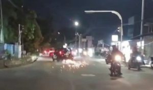 Pengemudi Mobil Seret Motor hingga Tabrak Warga dan Petugas Ternyata Buronan