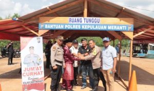 penyerahan ruang tunggu polres meranti kepada masyarakat desa gogok