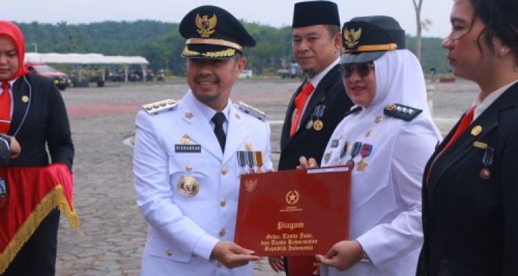Ratusan ASN Pemko Pekanbaru Sumringah Terima Penghargaan dari Presiden RI