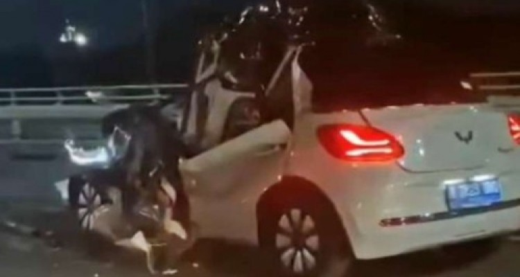 Wuling BinguoEV Terlibat Kecelakaan