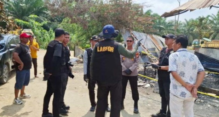 Polisi Selidiki Penyebab Kebakaran yang Menewaskan Satu Keluarga di Pasirpengaraian