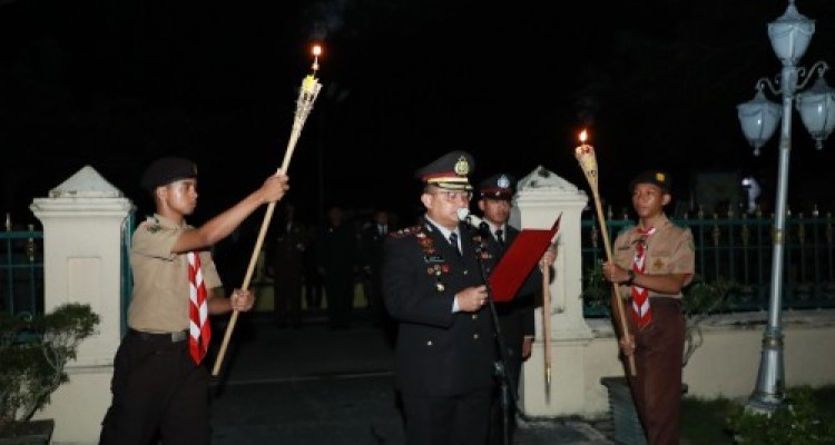 Purnama Saksikan Apel Kehormatan