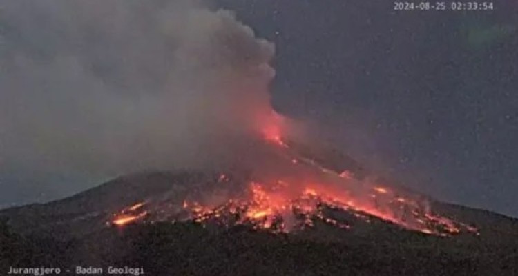 Waspada: Gunung Merapi Terus Mengeluarkan Guguran Lava, BPPTKG Ingatkan Potensi Bahaya