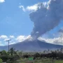 Gunung Lewotobi Laki-laki erupsi