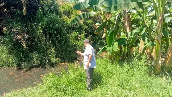 Warga Mengadu Bau dan Limbah