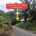 Warga Keluhkan Kabel Listrik